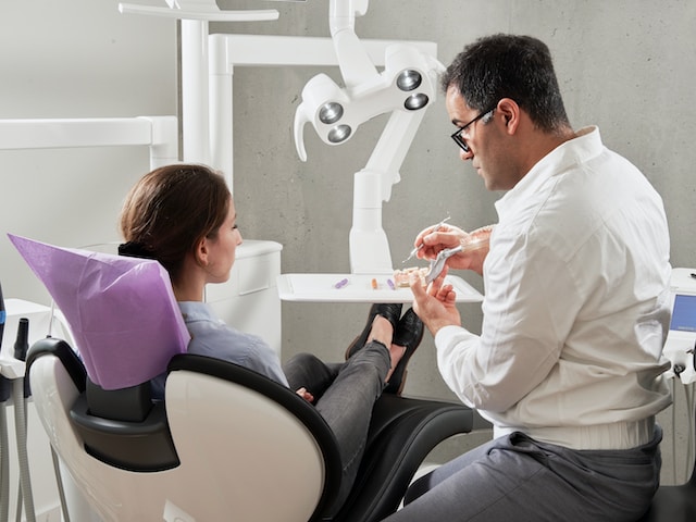 You need to visit a dental care center near you: main facts to know